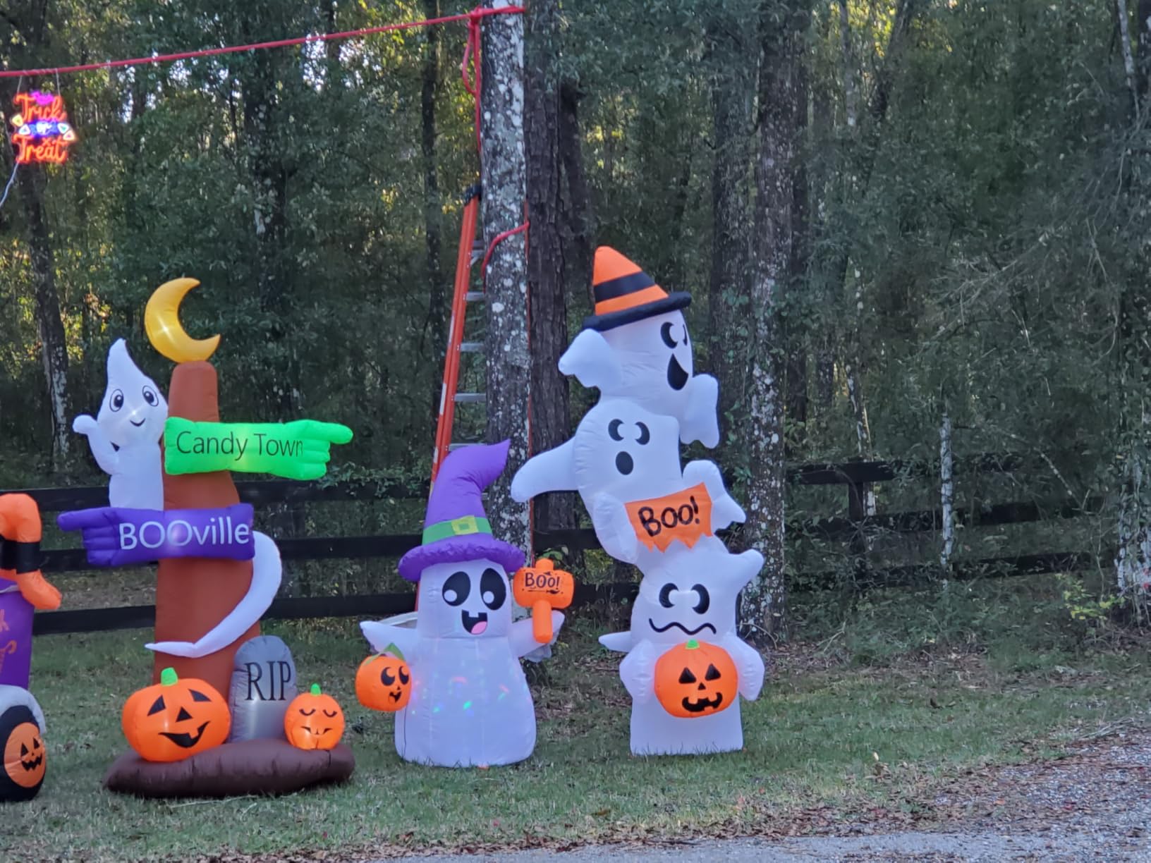 Joiedomi 5 FT Halloween Inflatables Ghost Outdoor Decorations, Blow Up Cute Wizard Ghost with Pumpkin Rotating LED customer photo 1