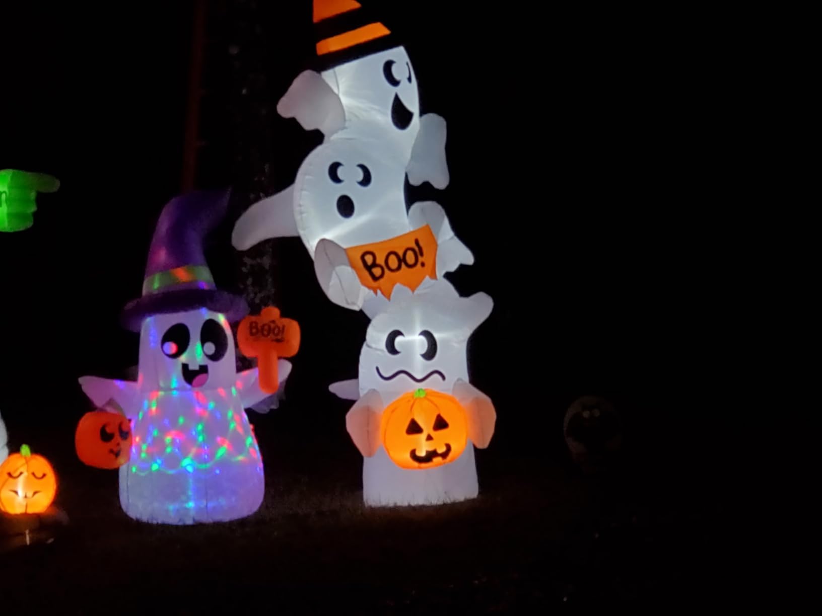Joiedomi 5 FT Halloween Inflatables Ghost Outdoor Decorations, Blow Up Cute Wizard Ghost with Pumpkin Rotating LED customer photo 2