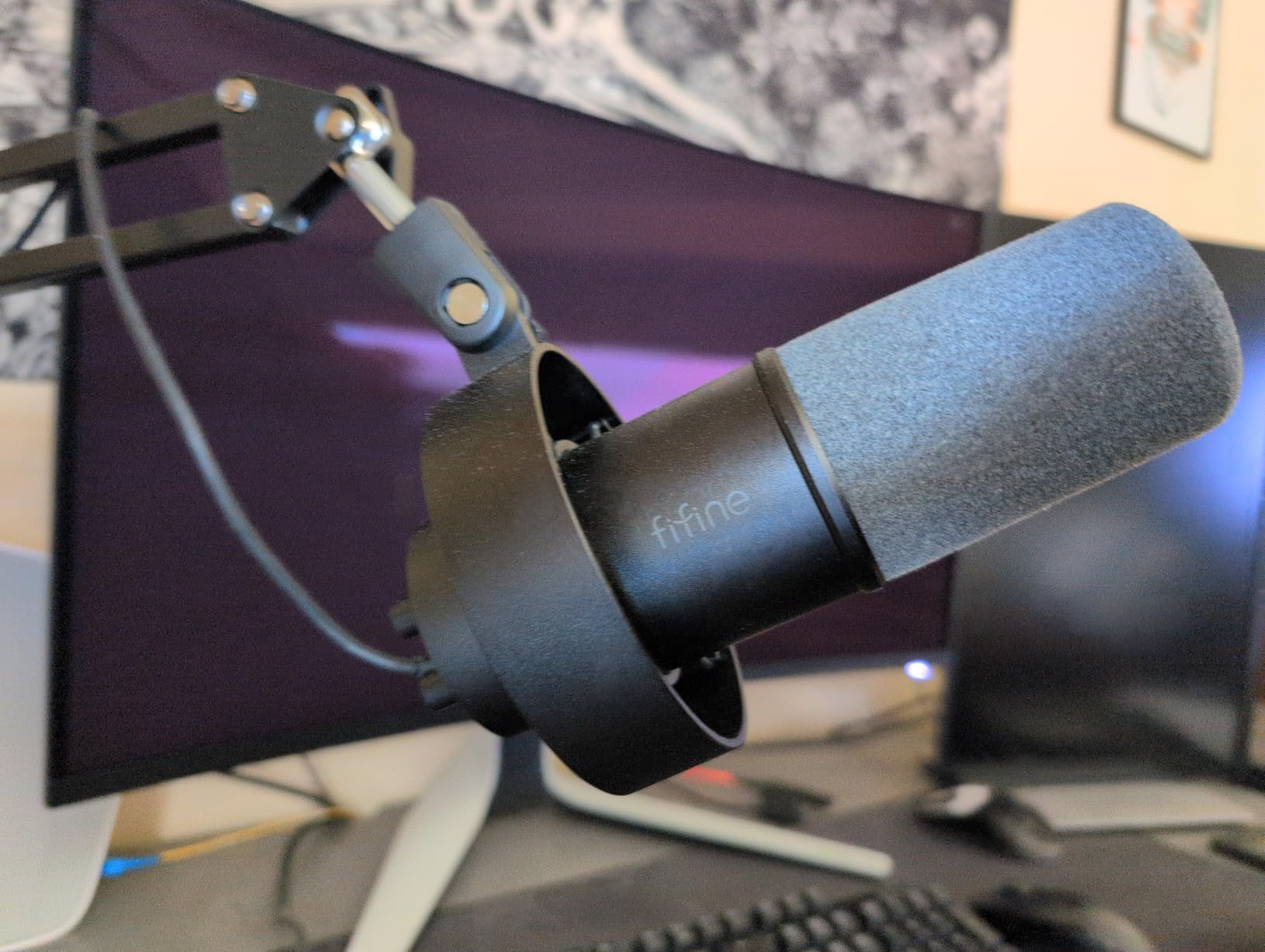 FIFINE K688 Podcast Microphone Kit, USB/XLR Dynamic Microphone with Boom Arm for PC/XLR Mixer, Gaming Mic with Mute Button, Headphone Jack for Vocal, Voice-Over, Streaming, Music Recording customer photo 2