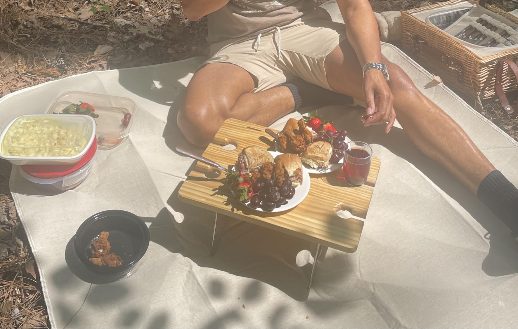 Multifunctional Wicker Picnic Basket Set for 2 with Blanket and Picnic Table, Insulated Picnic Set with Full Tablewares for Camping Outdoor Couples, Natural customer photo 2