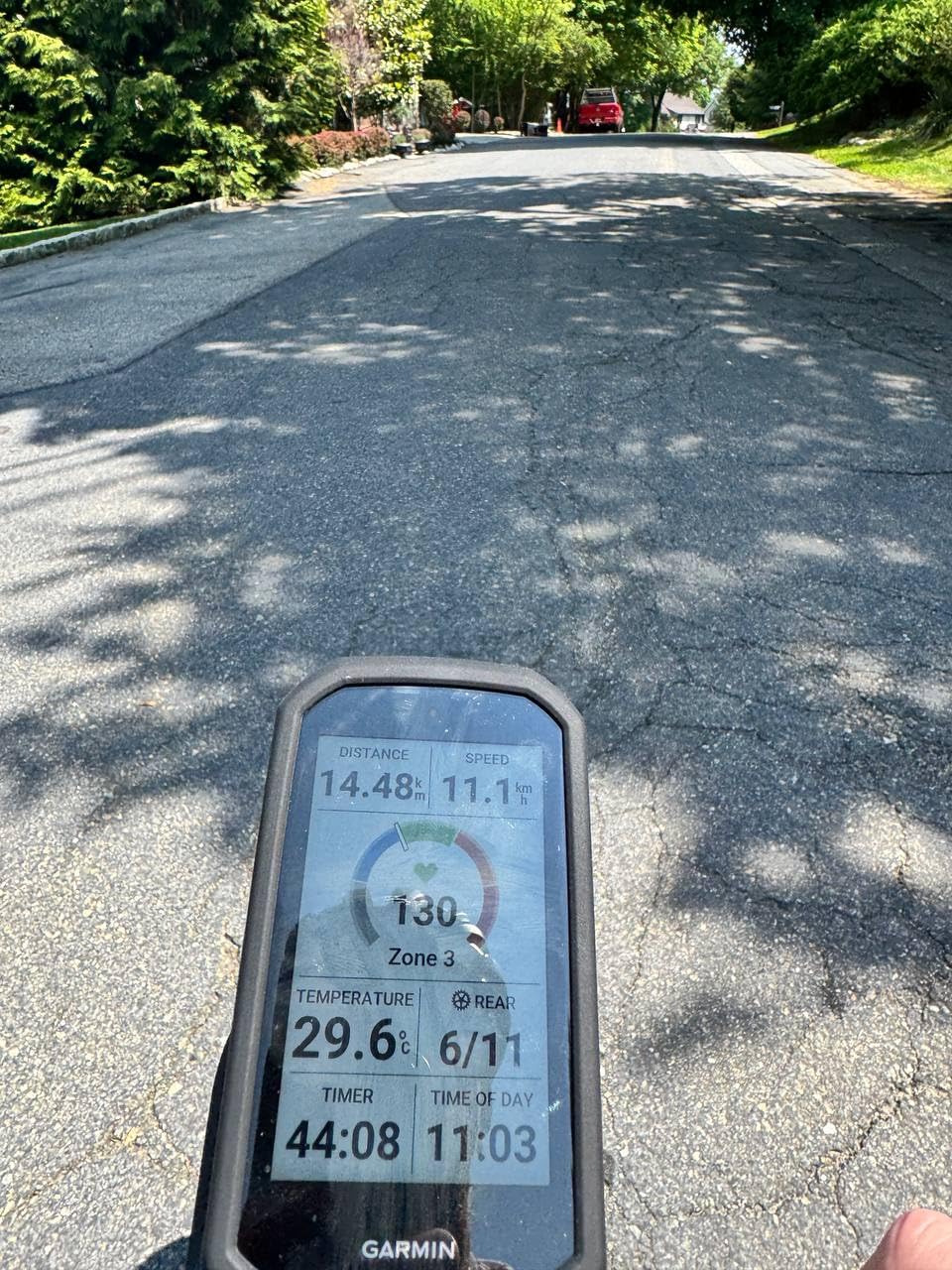 Edge 1050, Premium Cycling Computer, Vivid Color Touchscreen Display, Built-in Speaker, Advanced Training and Group Ride Features, Road Hazard Alerts customer photo 2