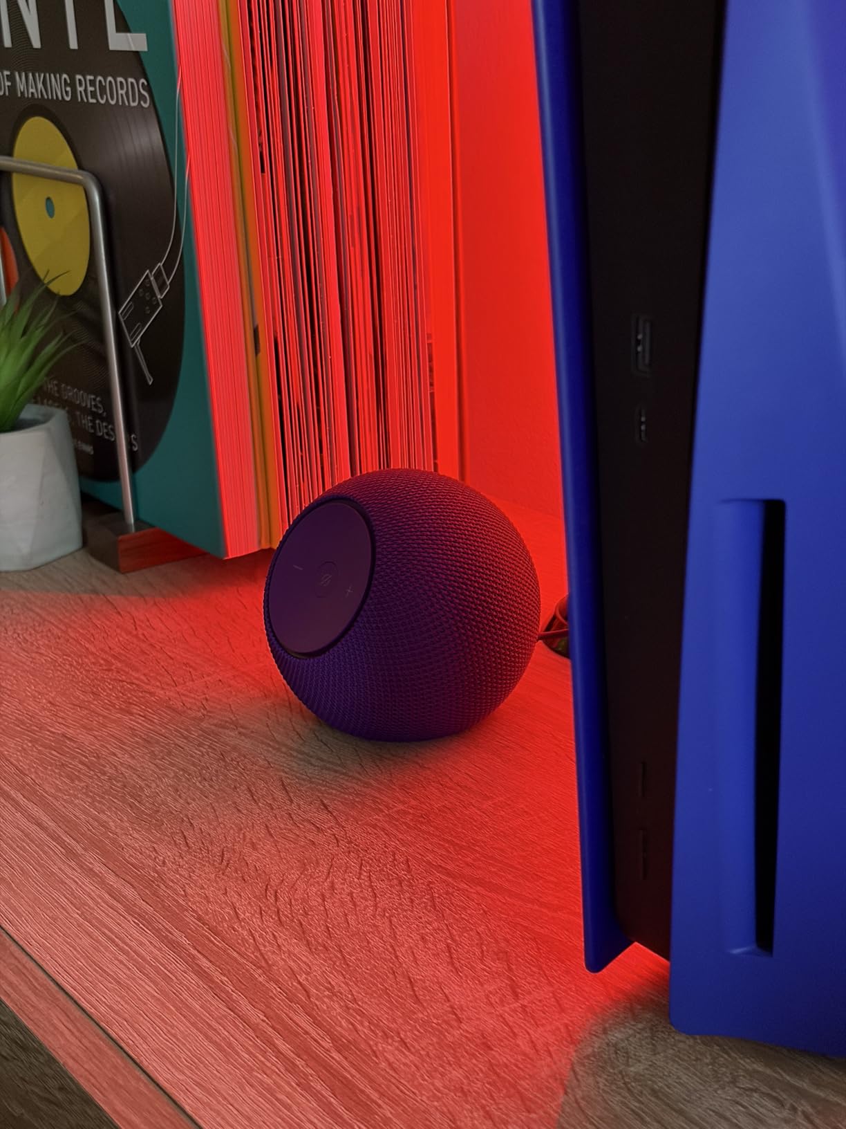 Amazon Echo Dot Max (newest model), Alexa speaker with room-filling sound and nearly 3x bass, Great for living rooms and medium-sized spaces, Designed for Alexa+, Glacier White customer photo 2