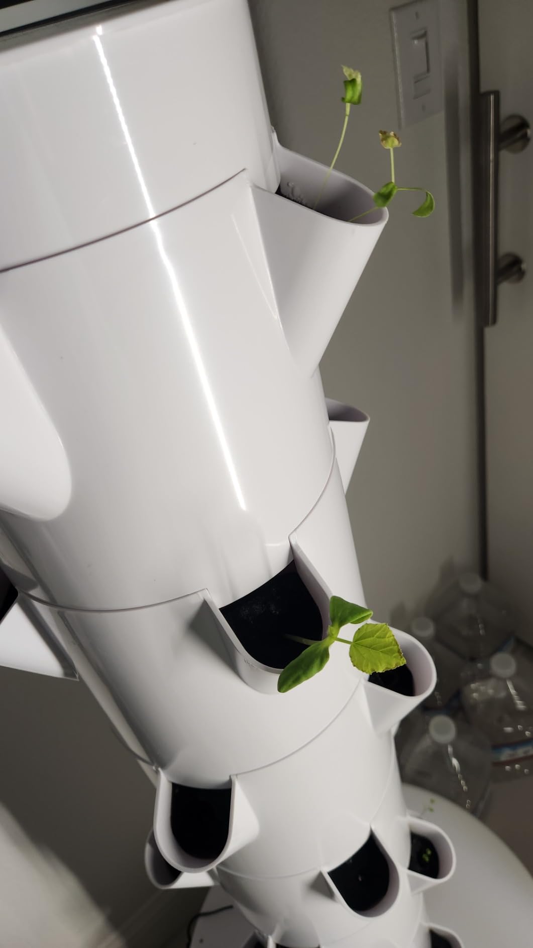 BAOSHISHAN Hydroponics Growing Tower, 7-Layer 28pod Hydroponic Tower with Foldable LED Light, Space-Saving Indoor Vertical Hydroponics Growing System for Vegetable Herb Fruit customer photo 2