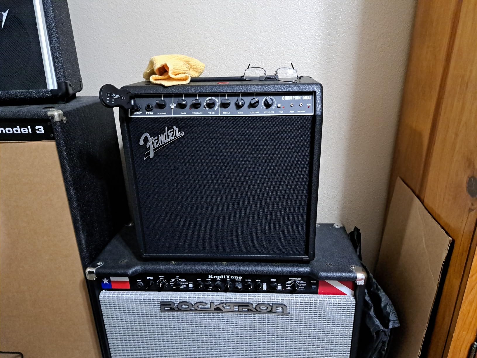 Champion II 50 Guitar Amp, 50 Watts, with 2-Year Warranty, Features 12 Built-In Effects Models customer photo 2