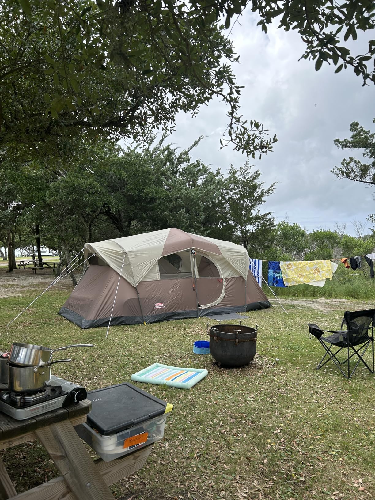 Coleman WeatherMaster Camping Tent with Rainfly & Room Divider, Spacious Weatherproof Family Tent with Carry Bag customer photo 1