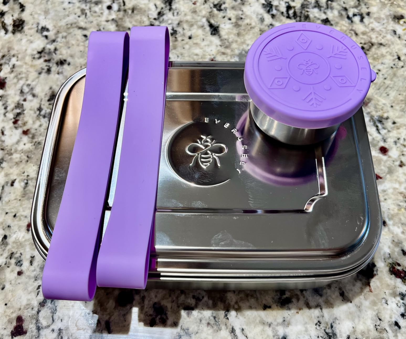 Everusely - Bento Box - Sage, 27oz / 0.8 L - Stainless Steel Lunch Box with Leakproof Condiment Container - 3 Compartment Snack Organizer for On the Go Meals - Freezer & Dishwasher Safe customer photo 2
