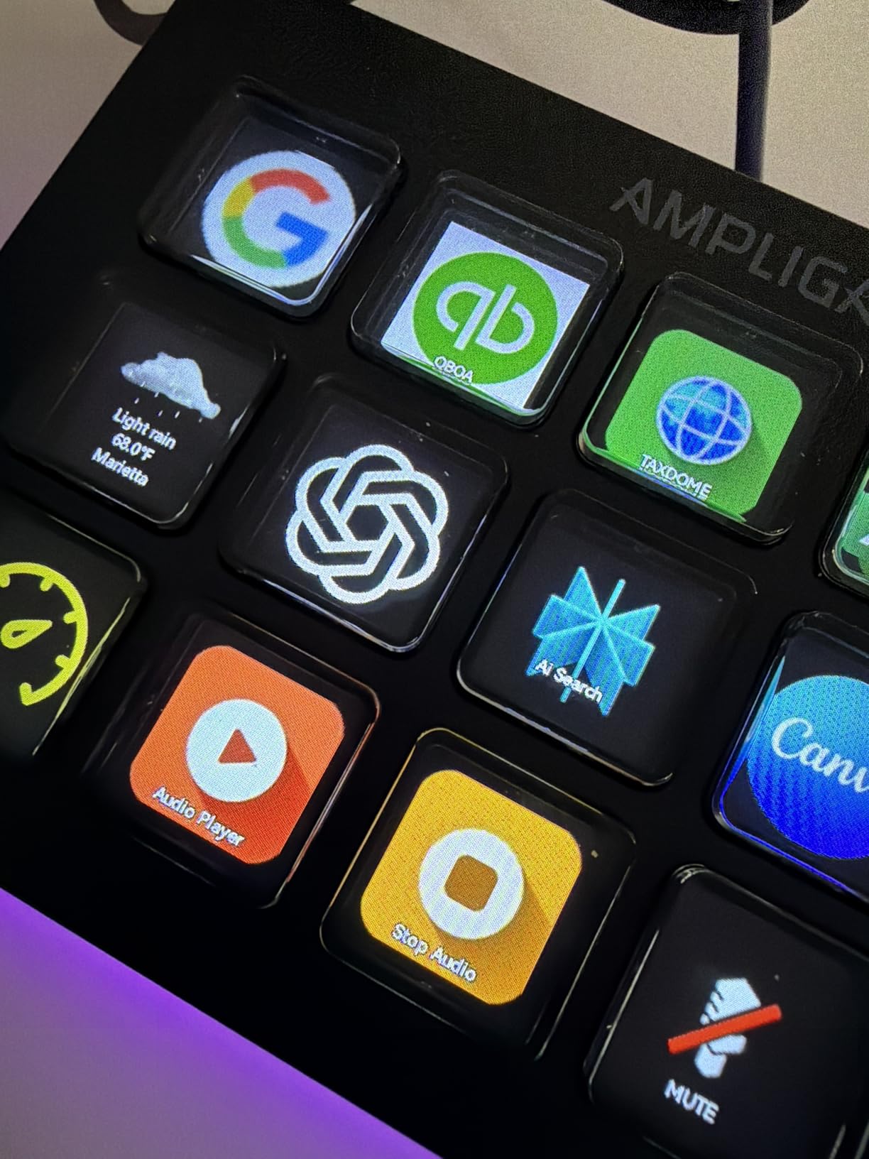 FIFINE AmpliGame Stream Controller with 15 Macro Keys, Streaming Keyboard with Trigger Actions in OBS/Twitch/YouTube/Streamlabs, Shortcut Buttons Keypad Works with Mac and PC - D6 customer photo 1