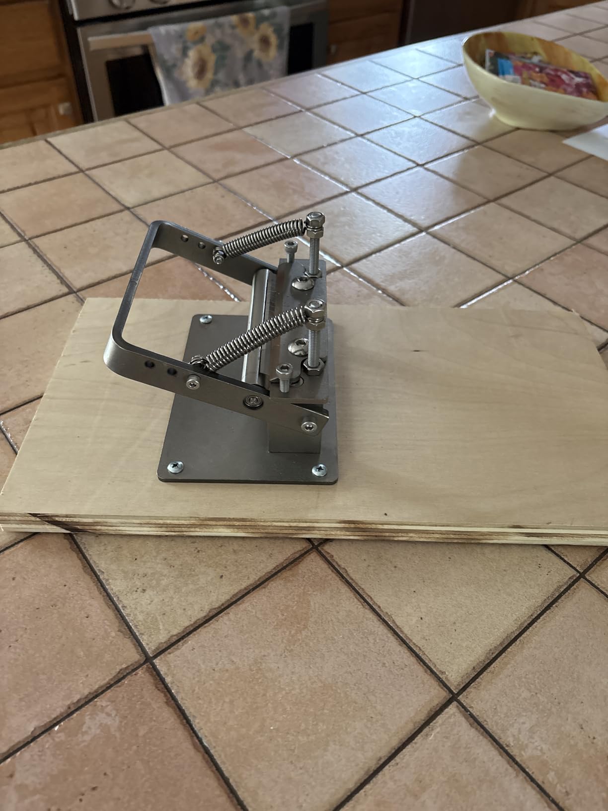 Leather Splitter, Leather Skiver Peeler, Manual Skiving Machine, Peeling Thinning Paring Machine Skiver with Blades for DIY Leathercrafting Tools customer photo 2
