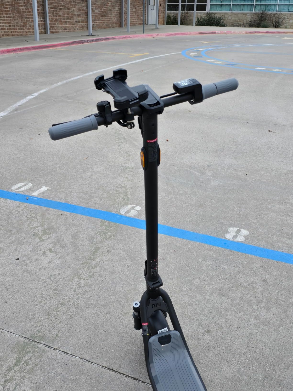 NIU 100P/100F/300P/300X Electric Scooter Adult - E Scooter with Suspension, 600-1000W Peak Power, 18-37.3 Miles Max Range, Top Speed 17.4-23.6MPH customer photo 2