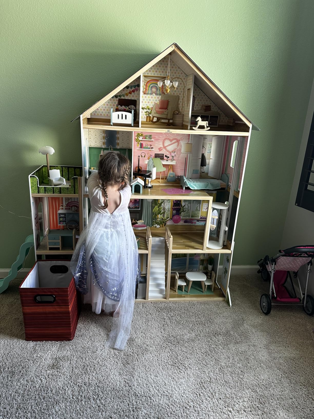 Delta Children Deluxe Maui Dollhouse - Large 4-Story Dollhouse with 12 Rooms Includes 50 Accessories - Working Elevator, Wave Slide, Lights/Sounds - Fits 12-inch Dolls - Pretend Play Gift for Ages 3+ customer photo 2
