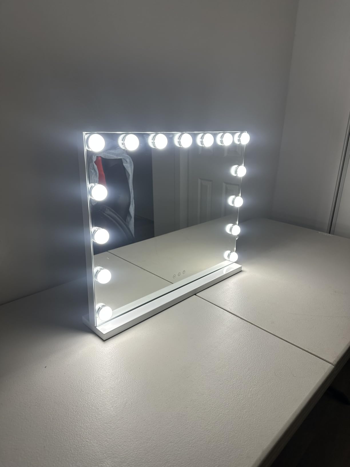 halumao Vanity Mirror with Lights, Large Makeup Mirror with LED Lights, Smart Touch Dimmable 3-Color Light, Memory Function, USB Charging Port customer photo 2