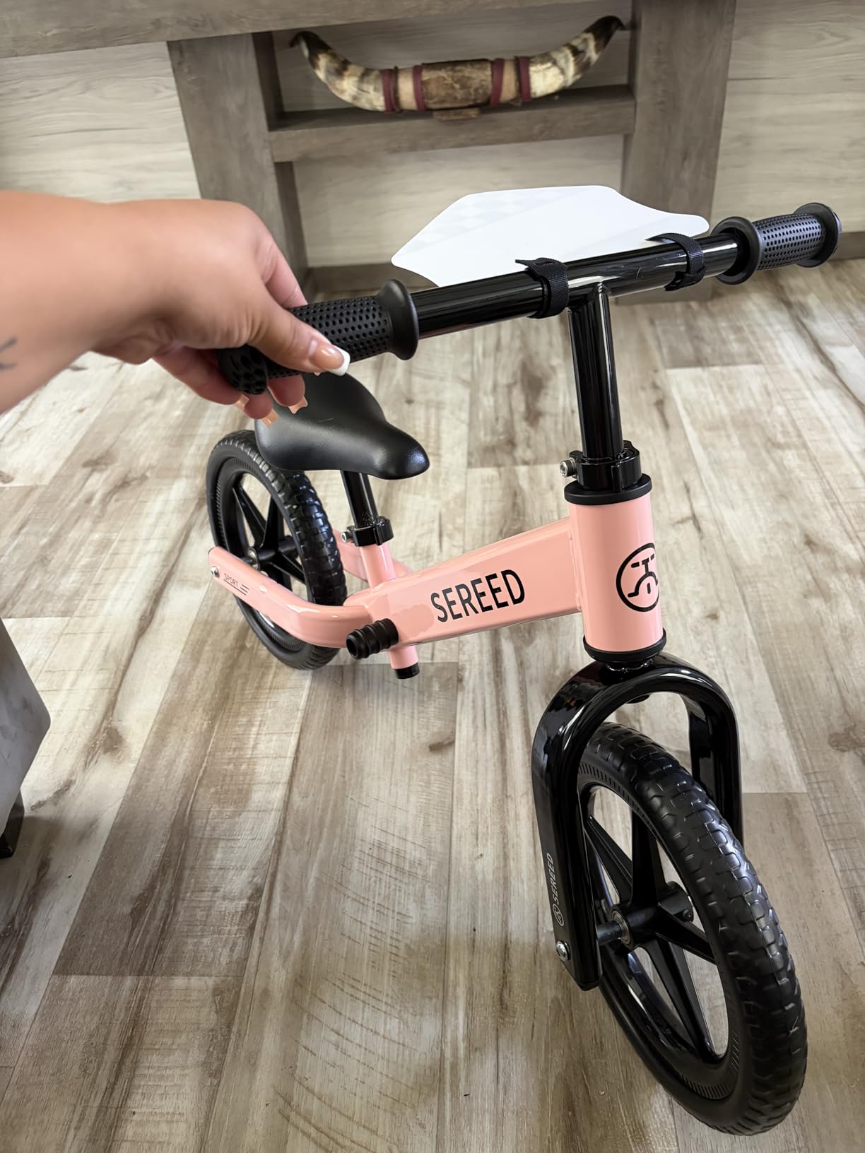 SEREED Toddler Balance Bike 2 Year Old, No Pedal Kids Toy Bike for 2-5 Years Old, Tool-Free Adjustment, Gift for 2-3 Boys Girls, Customize Plate with 3pcs Stickers (White) customer photo 2