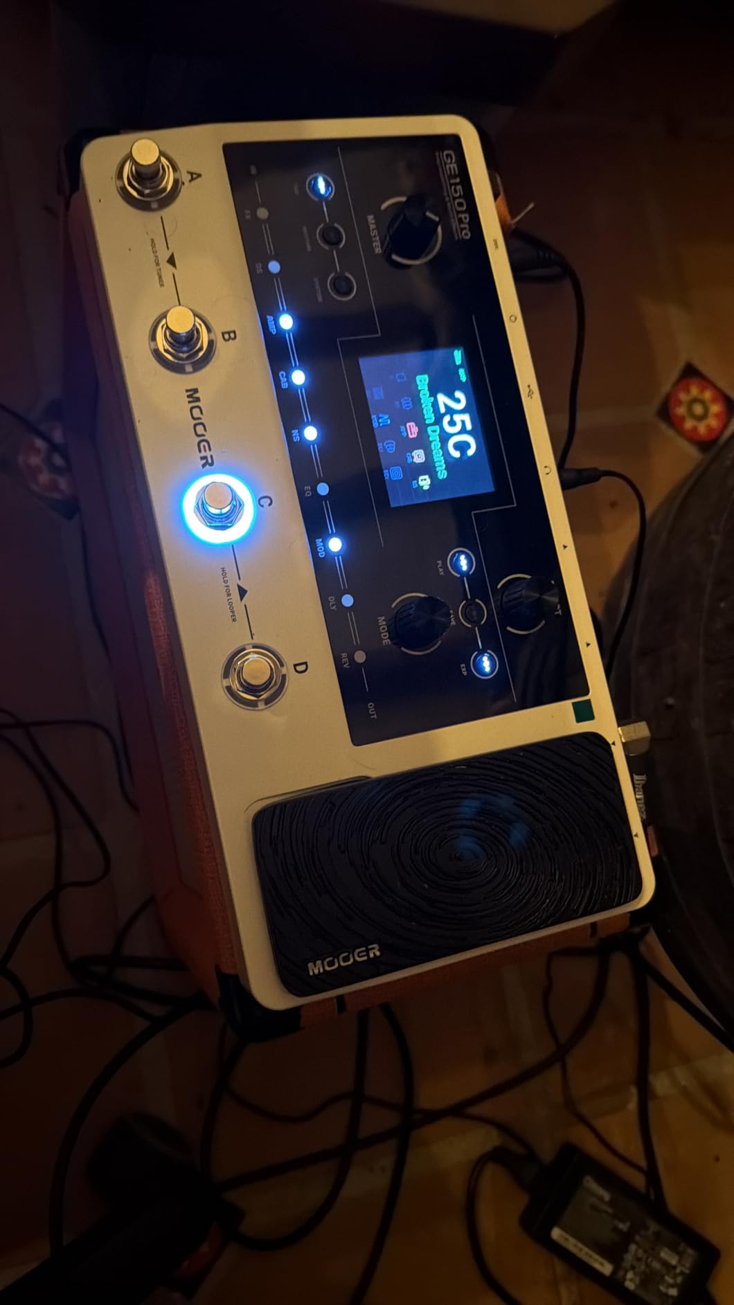 MOOER GE150 Pro Guitar Amp Modelling Multi Effects, Reverb, Delay, Looper Drum with 4 Footswitches, Expression Pedal, USB OTG Live Recording, MNRS GNR and GIR Loader customer photo 2