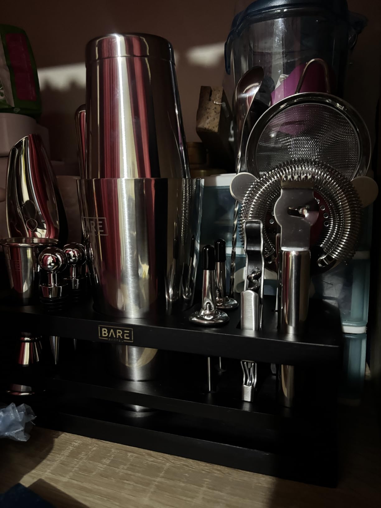 BARE BARREL Mixology Bartender Kit Bar Set | 16-Piece Cocktail Shaker Set | Martini Barware Mixing Tools for Home Bartending | Incl. 35 Recipe Cards | Gift Set (28oz Boston Shaker, Silver/Black) customer photo 1