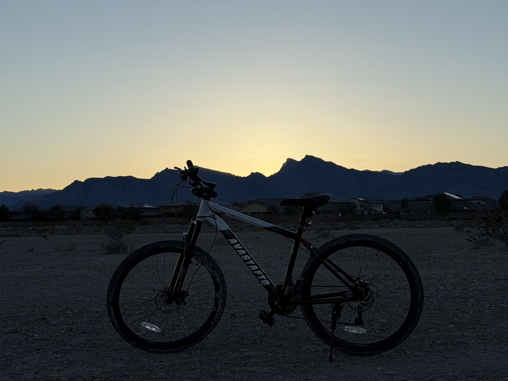 AVASTA Earth 26 27.5 inch Mountain Bike with 21-Speed, Aluminum Frame, Dual Disc Brake, Comfortable Saddle, Multiple Colors customer photo 2