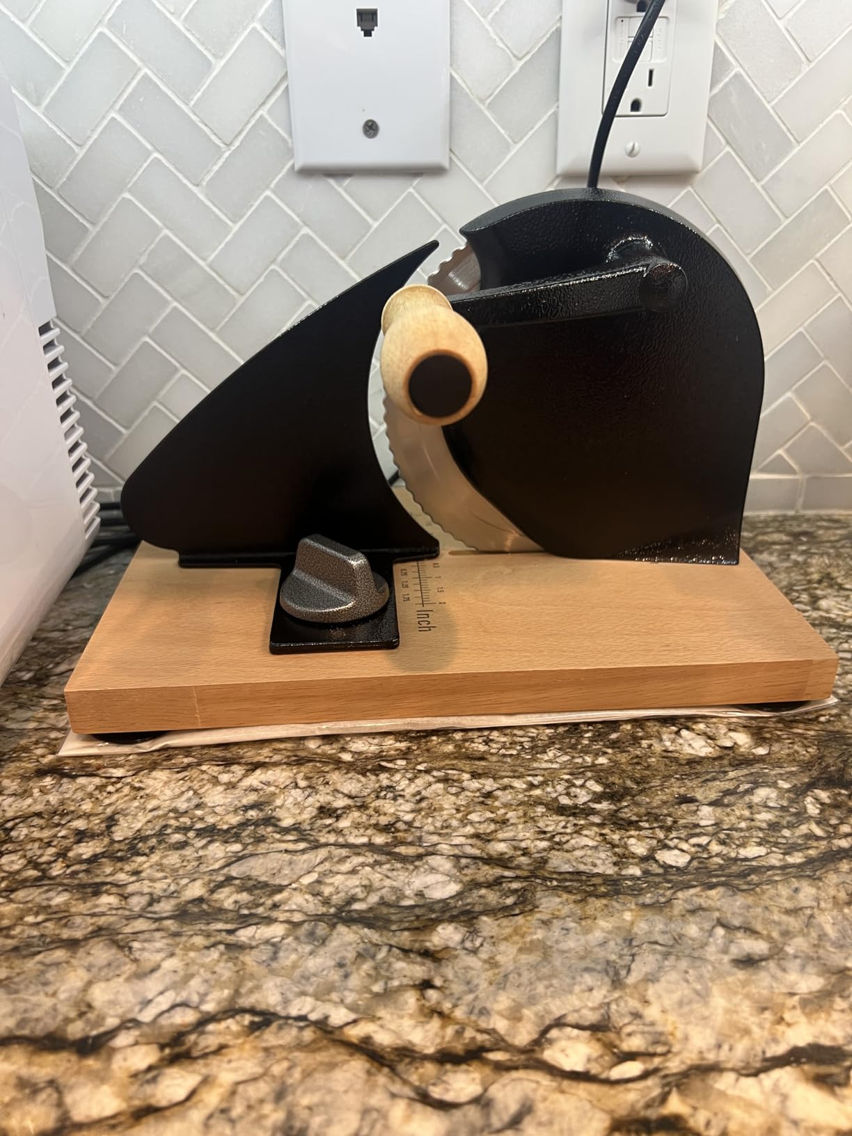 vanerepok Manual Bread Slicer for Homemade Sourdough Bread Versatile Hand Crank Bread Slicer for Sourdough Crusty Bread Etc Stainless Steel Slicers Adjustable Width for Homemade & Commercial Use customer photo 2