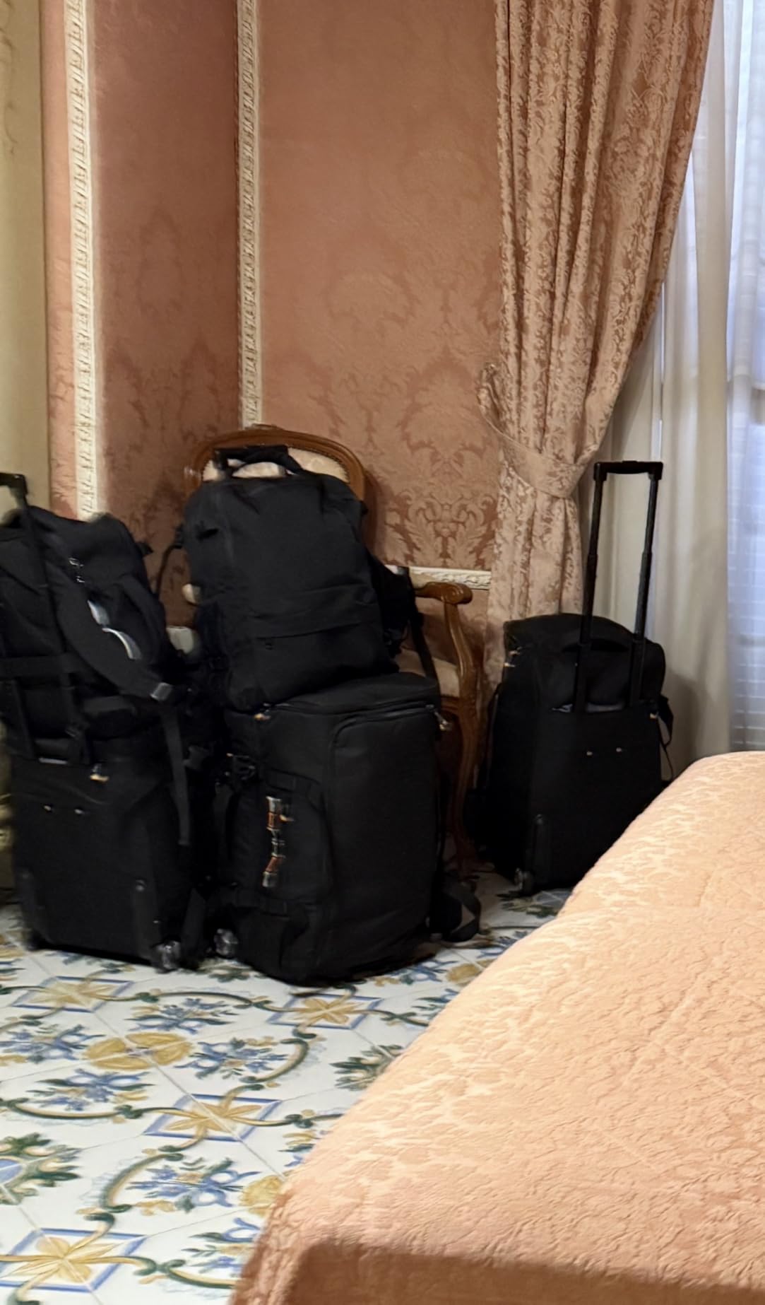 21 Inch Rolling Duffle Bag with Wheels for Men - Water Resistant Wheeled Duffle Bag for Weekend Travel & Overnight Trips customer photo 1