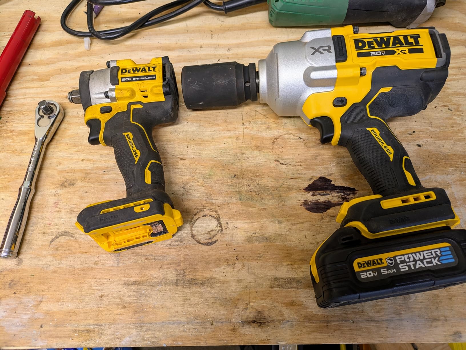 DEWALT 20V MAX XR 3/4 Inch Cordless Impact Wrench Kit with POWERSTACK Battery and Charger (DCF964GH1) customer photo 2