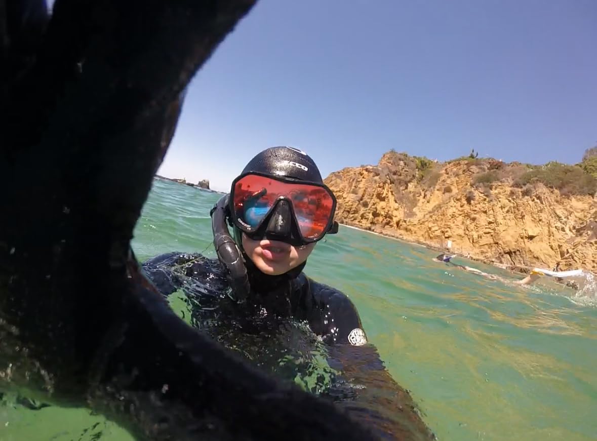 Cressi Z2S Frameless Diving Mask - Wide View Mono Lens - Low Internal Volume customer photo 1