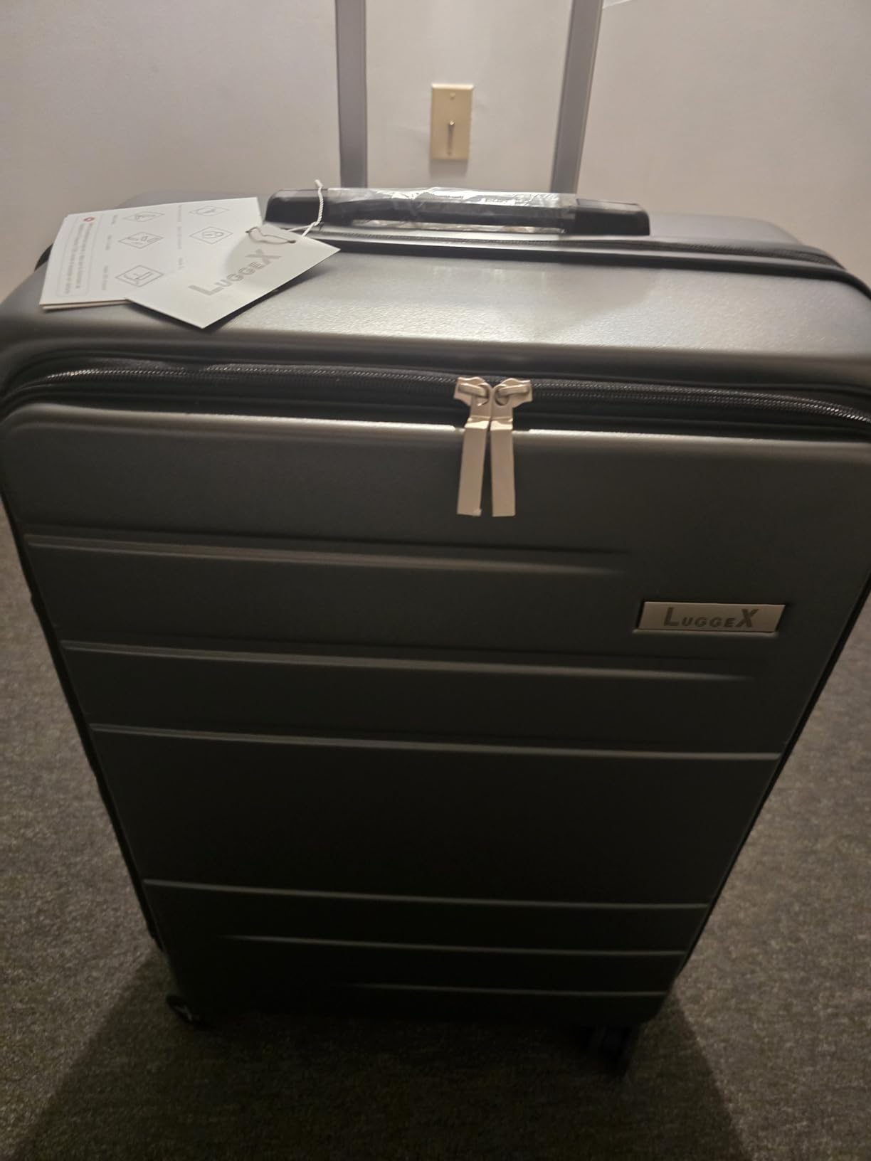 LUGGEX Carry On Luggage 22x14x9 Airline Approved, FLO5 Expandable Polycarbonate Suitcase with Front Pocket (FX-Core, Black, 20 Inch) customer photo 1