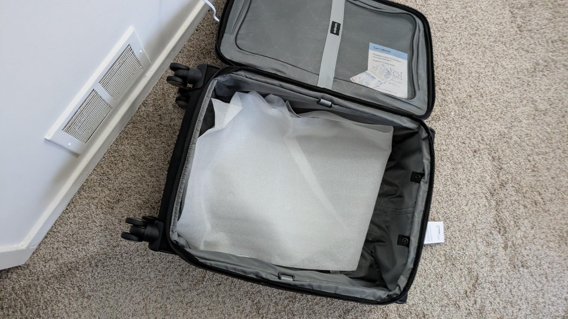 Samsonite Ascella 3.0 Softside Expandable Luggage with Spinner Wheels, 3-Piece Set (20/25/28) customer photo 2