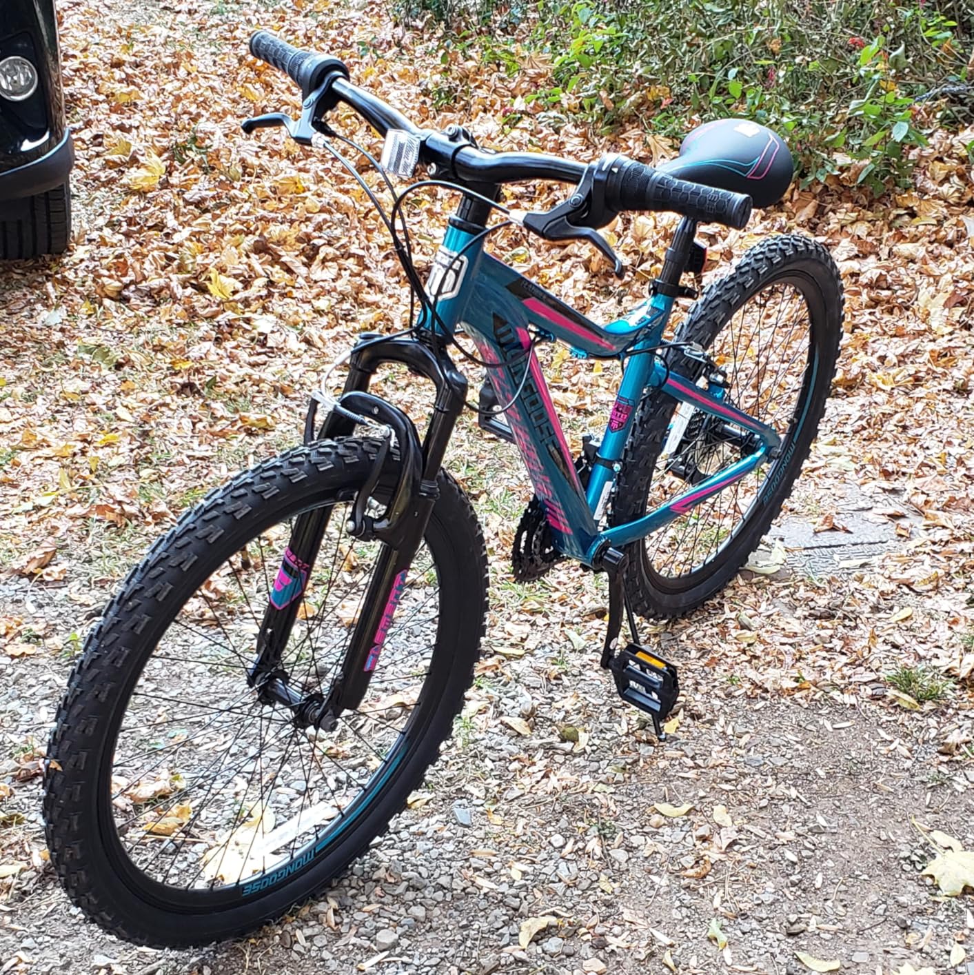 Mongoose Flatrock Mountain Bike, 21 Speed, Aluminum Hardtail Frame, 29-Inch Wheels customer photo 1