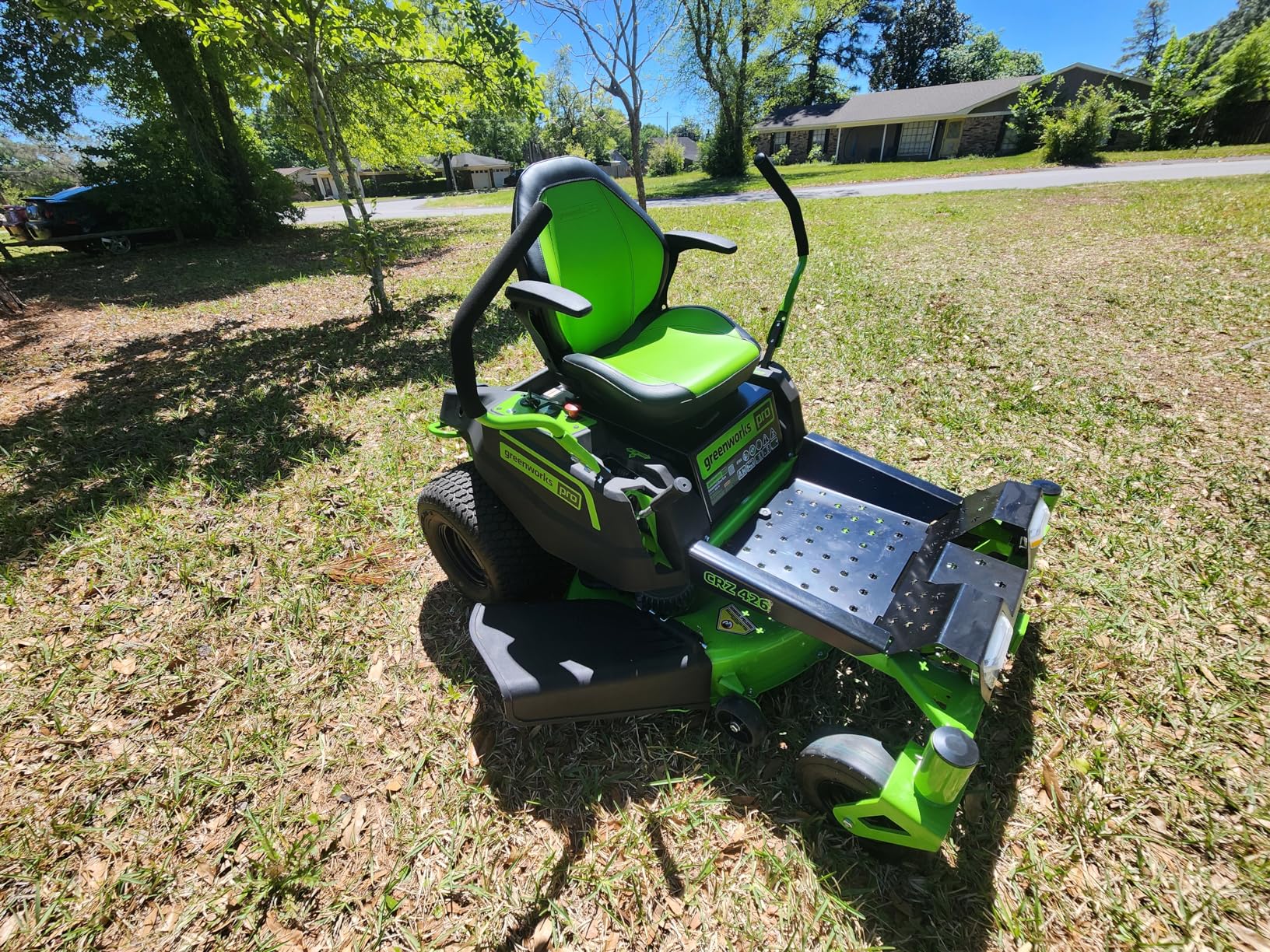 Greenworks 60V 30-Inch Electric Tractor with (4) 8.0Ah Batteries & Wall Charger customer photo 1