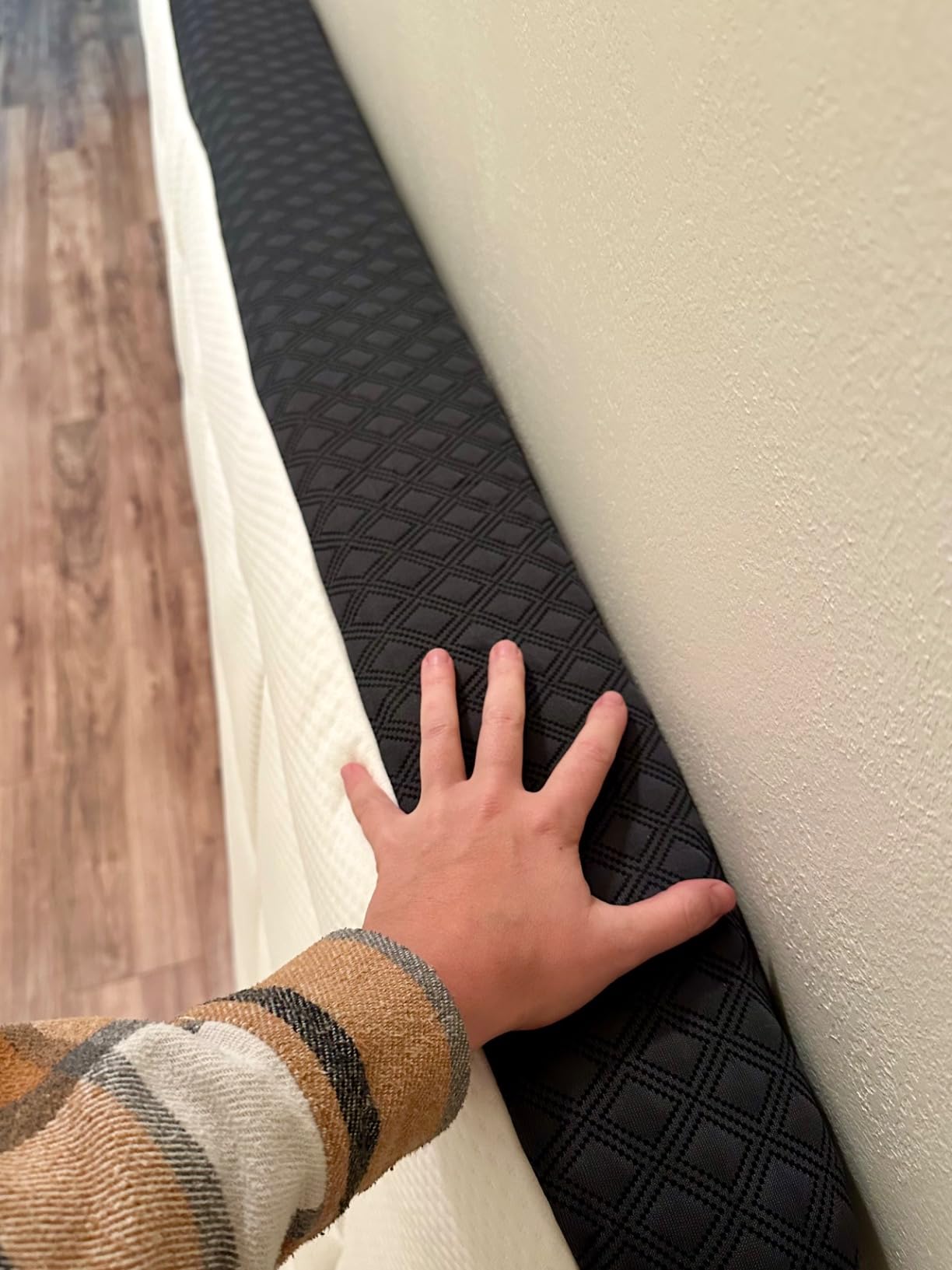 14 Inch Queen Mattress for Heavy People, Cooling Hybrid Mattress with Ice Silk Cover & Gel Memory Foam, 7-Zone Ergonomic Support, Extra Firm Bed with Strong Edge Support, No Sagging & Pressure Relief customer photo 1