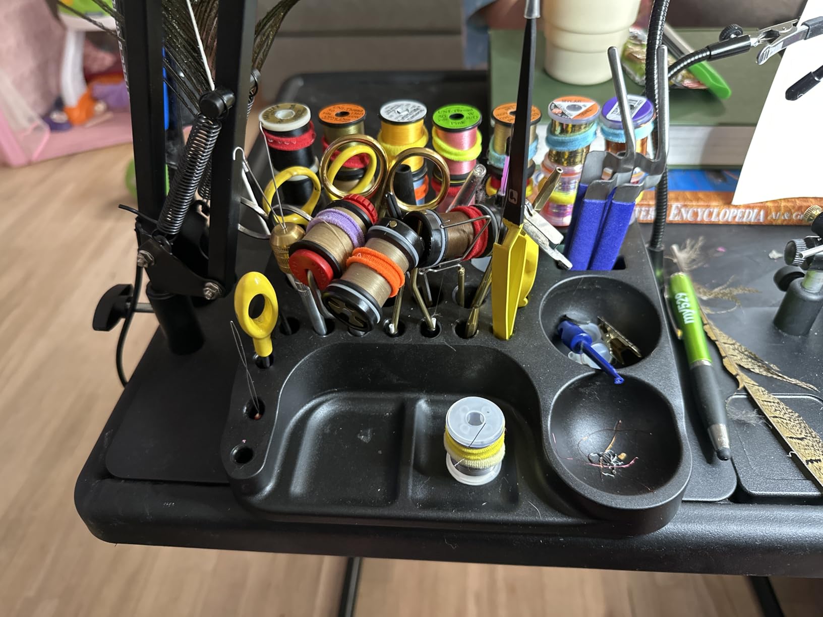Aventik ABS Fly Tying Tool Caddy Desktop Organizer with Soft Magnets&Thread Spool Stand Fly Tying Tool Holder and Materials Tray Station customer photo 1