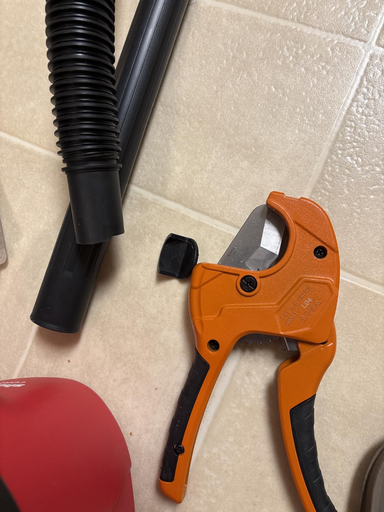 Klein Tools 50063 Ratcheting PVC Pipe Cutter, Cuts 1-1/4-Inch I.D. PVC, CPVC, PEX Pipes, One-Handed Operation, Replaceable Blades customer photo 2
