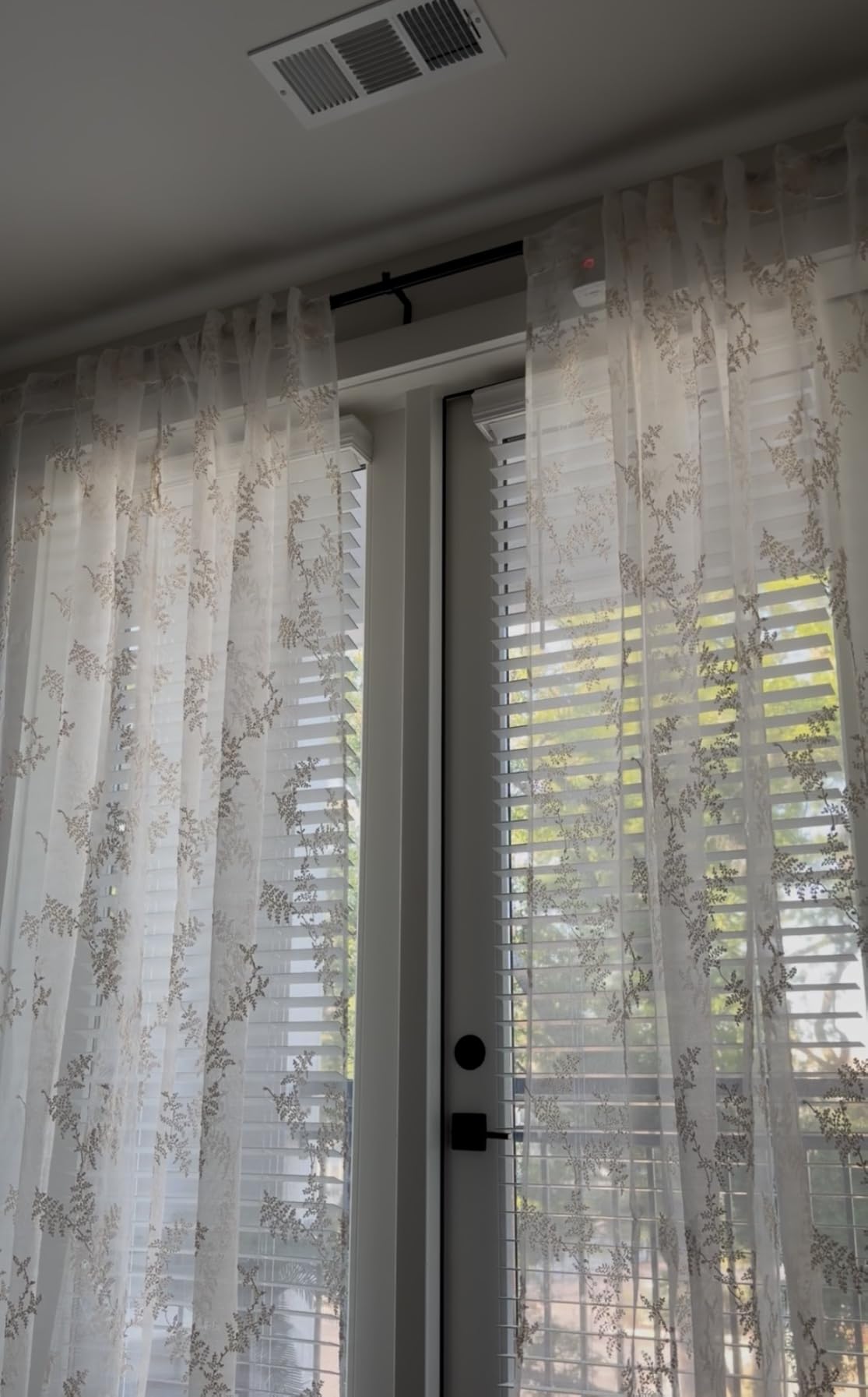 Ryse SmartCurtain | Motorized Curtain | Turn Current Curtains into Electric, Automated Drapes | Easy Install | Works with Existing Single or Double Curtain | Phone App Enabled | Charger Not Included customer photo 2
