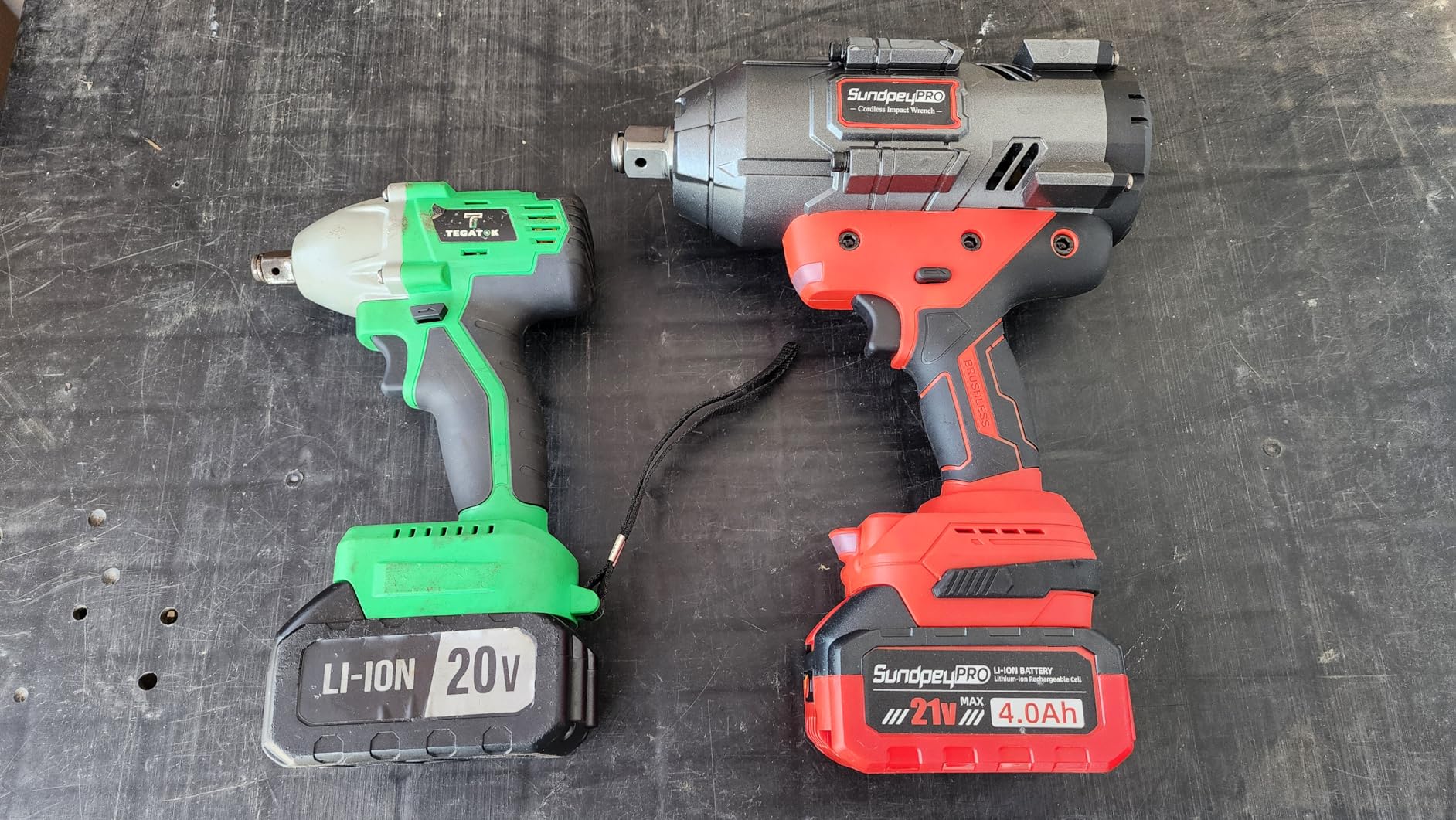 Cordless Impact Wrench 1600Ft-lbs - 2100N·m High Torque Impact Gun with 2 * 4.0Ah Battery - 3/4 Inch Brushless Impact Driver with 3/4