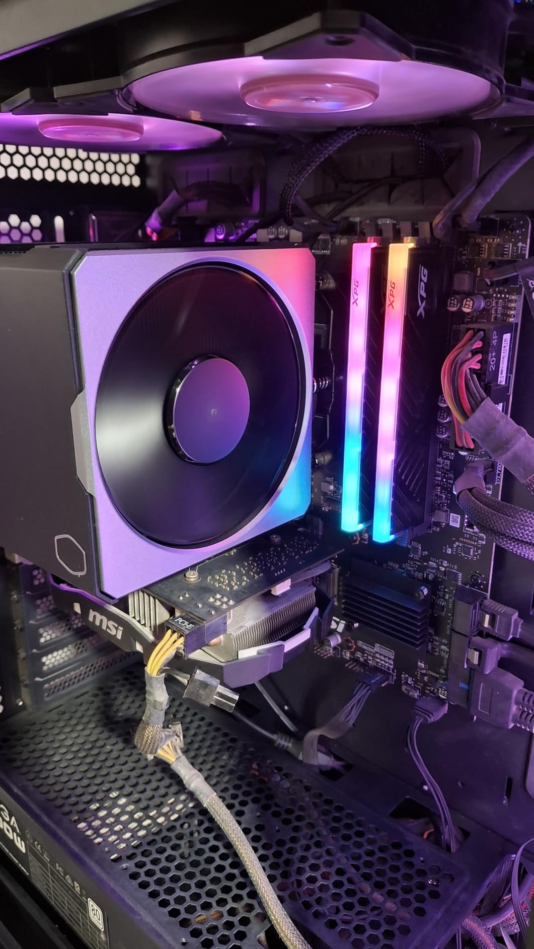 Cooler Master Hyper 612 APEX CPU Air Cooler - Powerful Dual 120mm PWM Fans, 6 Copper Heat Pipes, AMD AM5/AM4 & Intel LGA 1851/1700, High Performance Tower Cooler with Premium Top Cover, 159mm Height customer photo 1