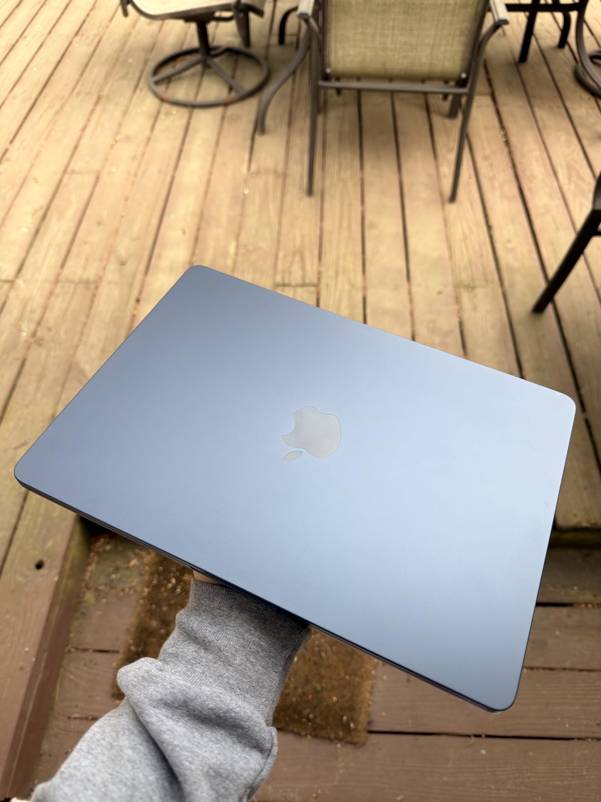 2025 MacBook Air 13-inch Laptop with M4 chip: Built for Apple Intelligence, 13.6-inch Liquid Retina Display, 16GB Unified Memory, 512GB SSD Storage, 12MP Center Stage Camera, Touch ID; Sky Blue customer photo 2