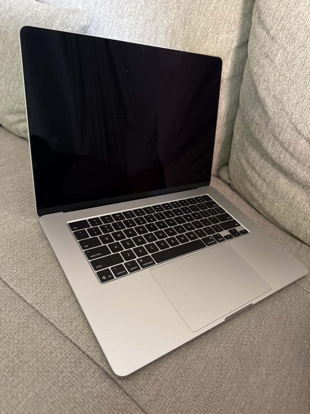 2025 MacBook Air 15-inch Laptop with M4 chip: Built for Apple Intelligence, 15.3-inch Liquid Retina Display, 16GB Unified Memory, 256GB SSD Storage, 12MP Center Stage Camera, Touch ID; Midnight customer photo 1