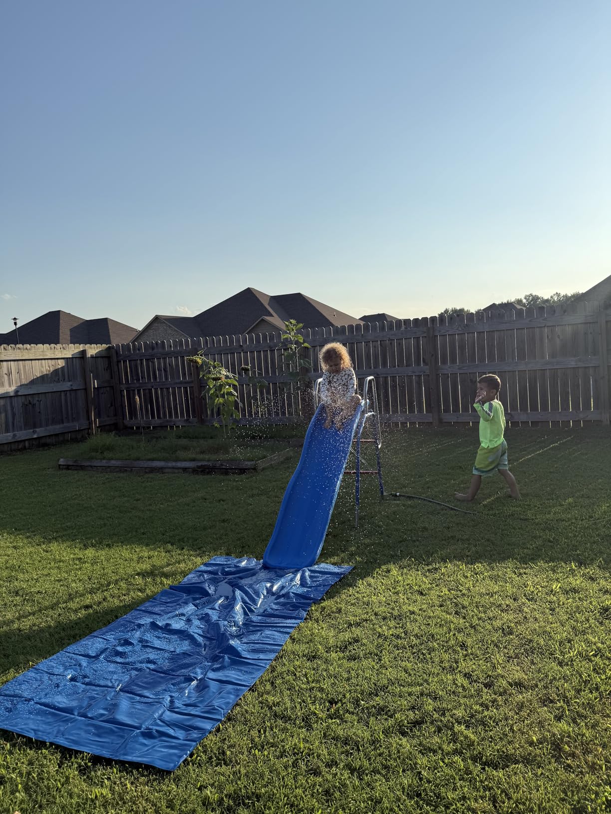 OHYEMO Water Slide for Kids Backyard, Outdoor Waterslide with 3-Zone Spray Sprinkler and Ground Tarp, Summer Water Game Toy customer photo 1