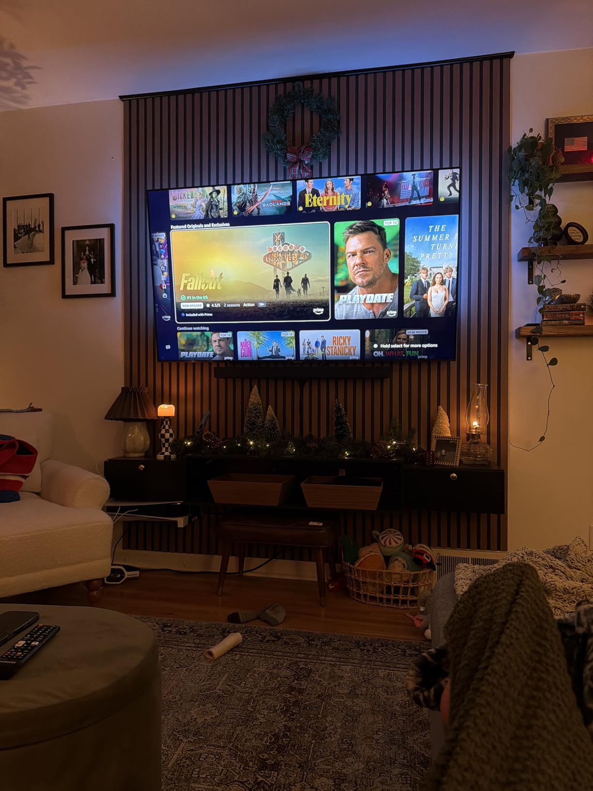 Qupui 47.2'' Wall-Mounted Floating TV Stand with LED Lighting, Modern Wooden Media Console Shelf Featuring Built-in USB Ports and Electrical Outlets. Under-TV Storage for Living Room, Bedroom customer photo 2