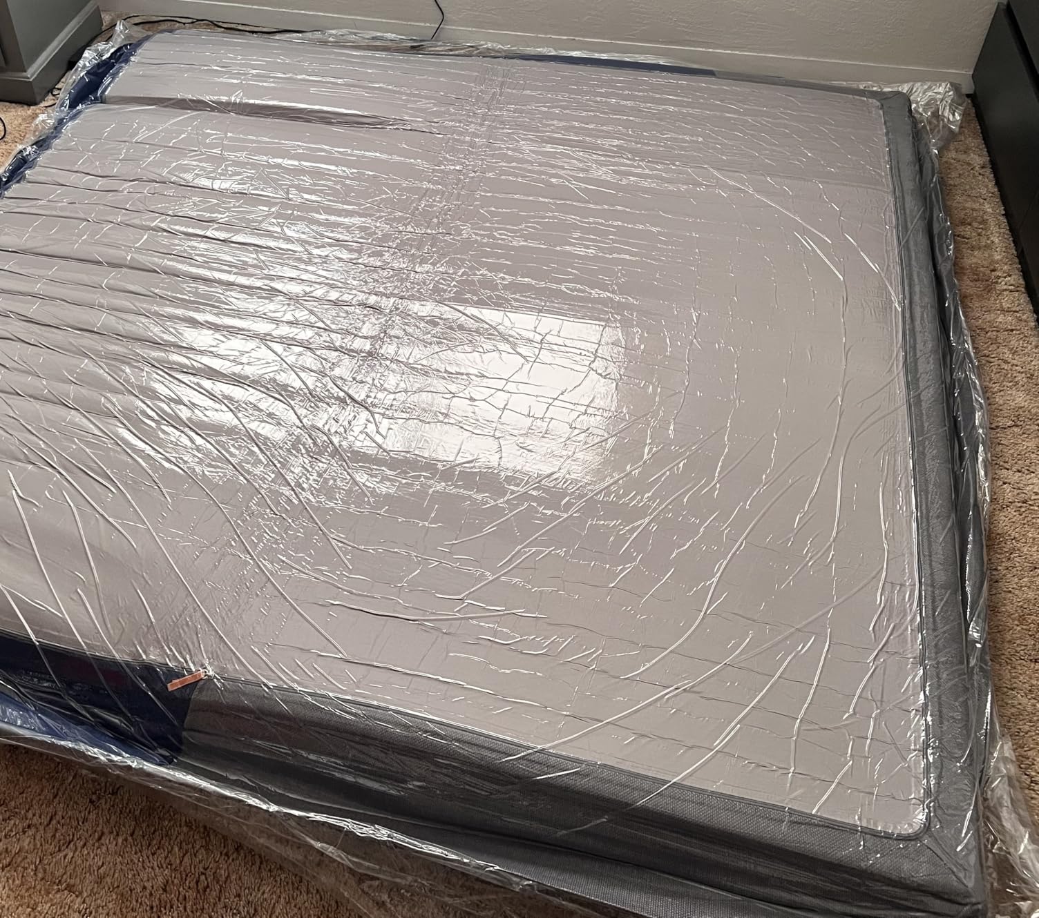 Sweetnight CoolNest 14 Inch King Size Mattress, Cooling King Memory Foam Mattress for Cool Night Sleep, 5-Zone Ergo Support for Pressure Relief, CertiPUR-US Certified customer photo 1