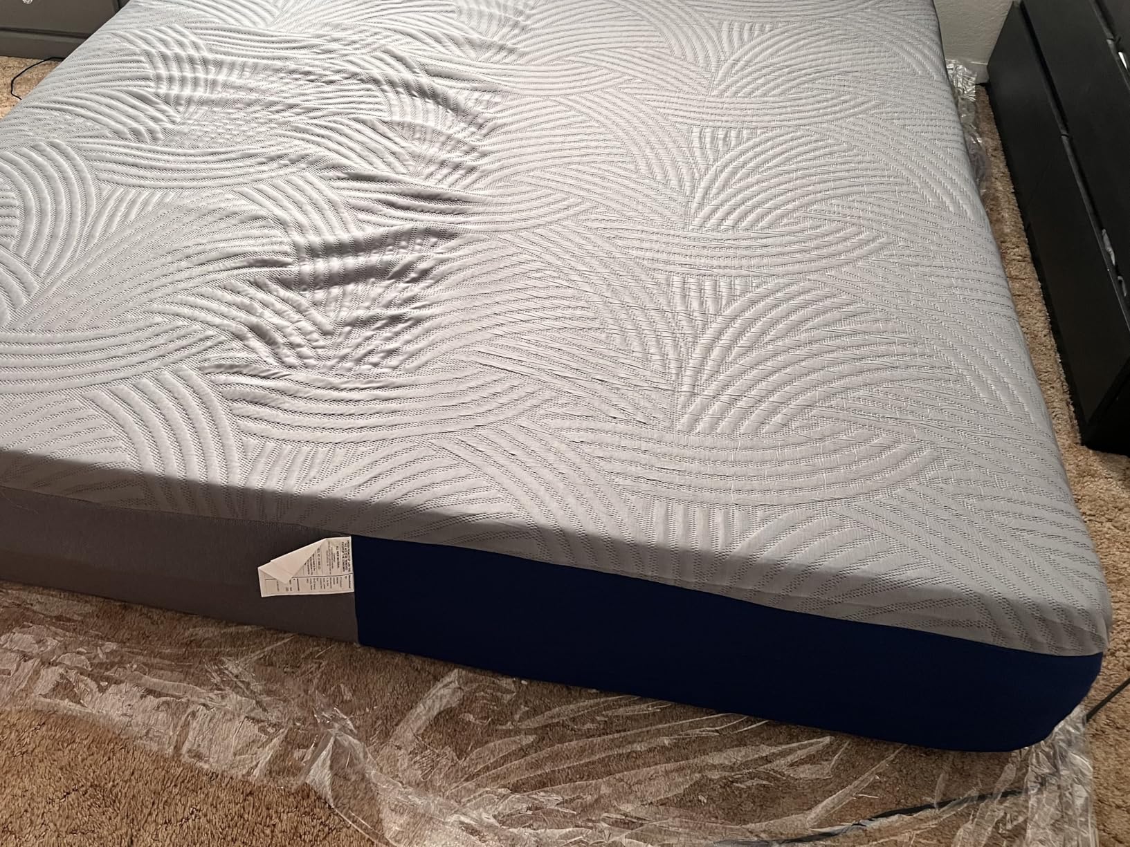 Sweetnight CoolNest 14 Inch King Size Mattress, Cooling King Memory Foam Mattress for Cool Night Sleep, 5-Zone Ergo Support for Pressure Relief, CertiPUR-US Certified customer photo 2