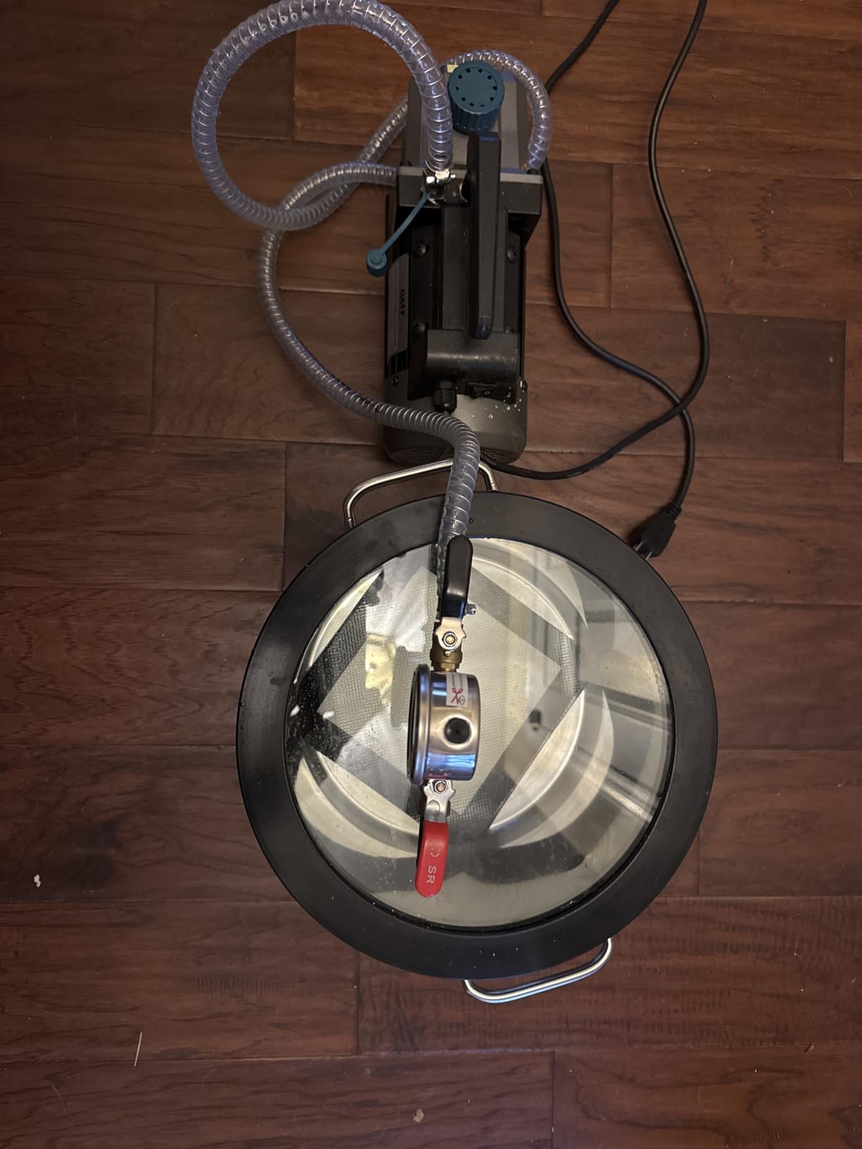 Orion Motor Tech 2 Gal Vacuum Chamber with Pump Kit, 3.5 cfm Vacuum Pump and Chamber Kit with Tempered Glass Lid 5 ft Hose, Vacuum Degassing Chamber Kit for Stabilizing Wood Degassing Silicone Resin customer photo 2