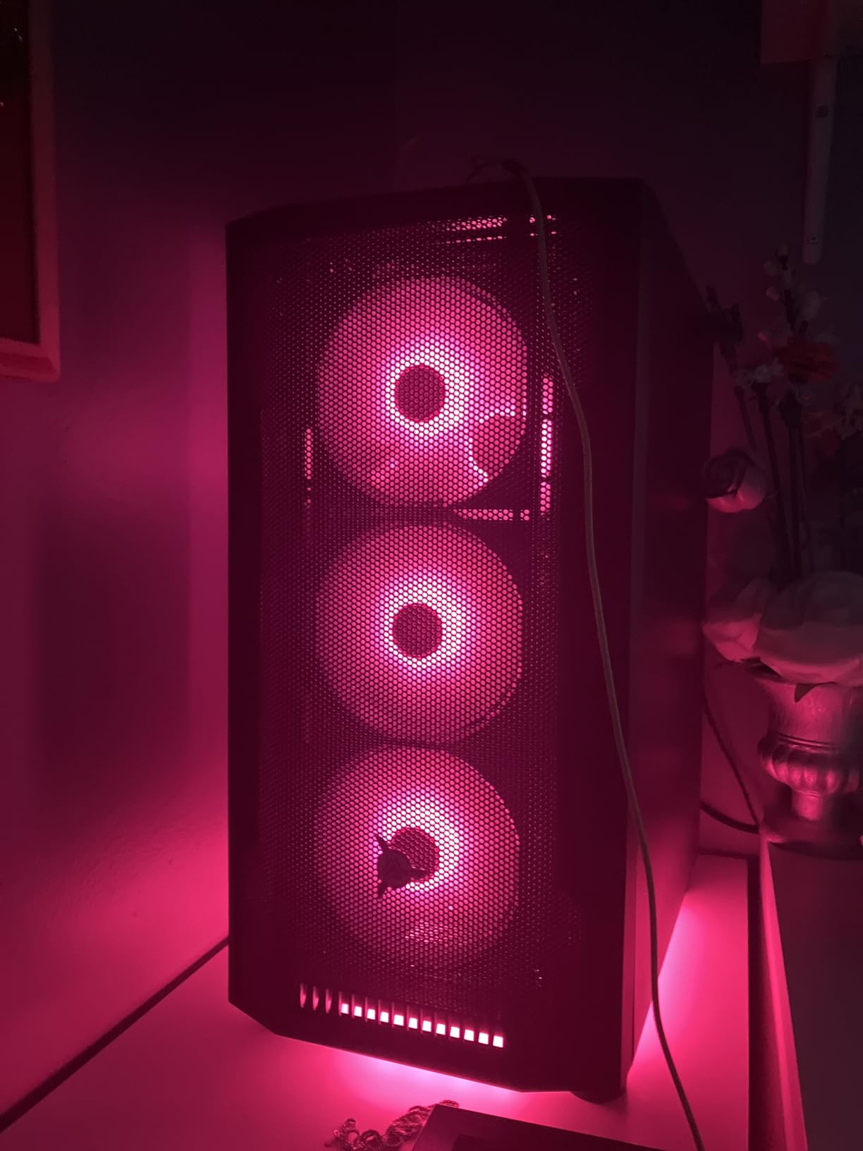 Skytech Shadow Gaming PC Desktop, Ryzen 5 5500 3.6 GHz (4.2GHz Turbo), NVIDIA RTX 3050 6GB, 1TB NVMe SSD, 16GB DDR4 RAM 3200, 650W Gold PSU, Wi-Fi, Win 11 customer photo 2