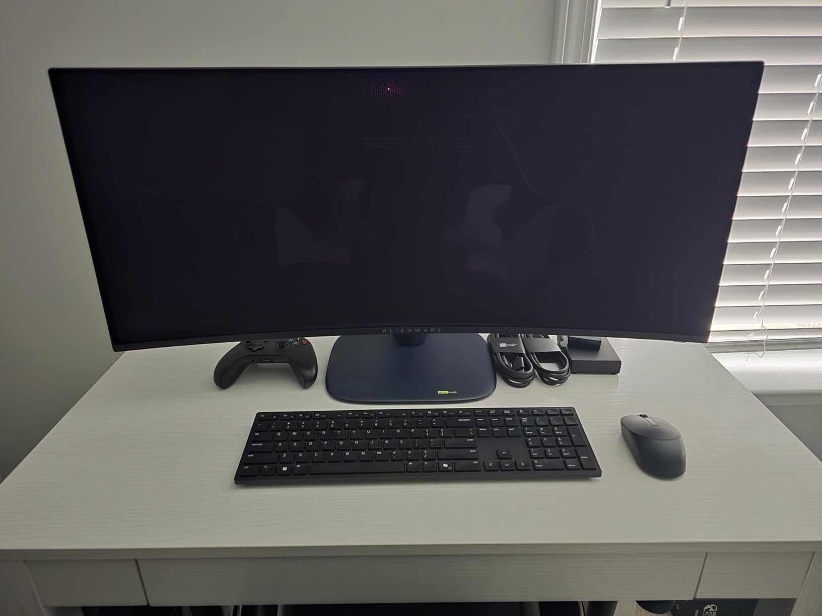 Alienware 34-inch 240Hz QD-OLED Curved Gaming Monitor - AW3425DW - 34.2-inch WQHD (3440 x 1440) 0.03ms Display, 1800R Curve, AMD FreeSync Premium Pro, VESA AdaptiveSync, DisplayHDR TrueBlack 400 customer photo 2