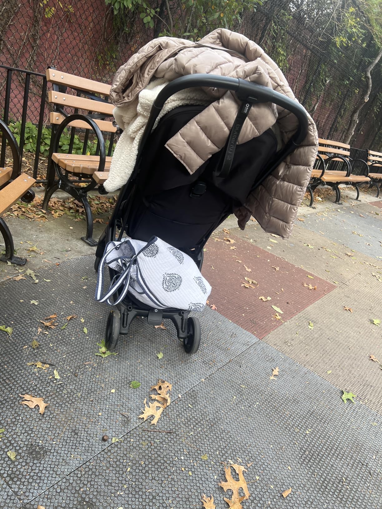 Bugaboo Butterfly 2 Travel Stroller, Ultra-Compact One-Second Fold, Lightweight and Airplane-Friendly (Black) customer photo 1