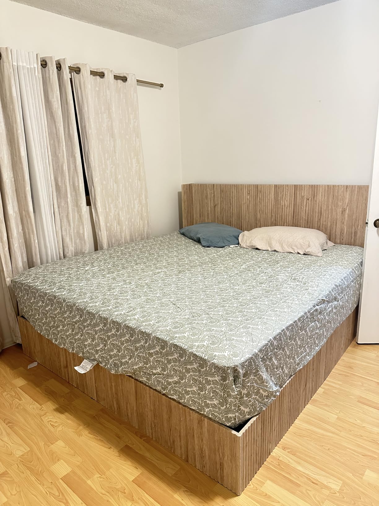 BedStory Medium Firm King Mattress 14 Inch Cooling Gel Hybrid Bed for Side Sleepers & Couples, Extra Lumbar & Shoulder Support CertiPUR-US with 960+ Pocket Springs, Pain Relief Fiberglass-Free customer photo 2