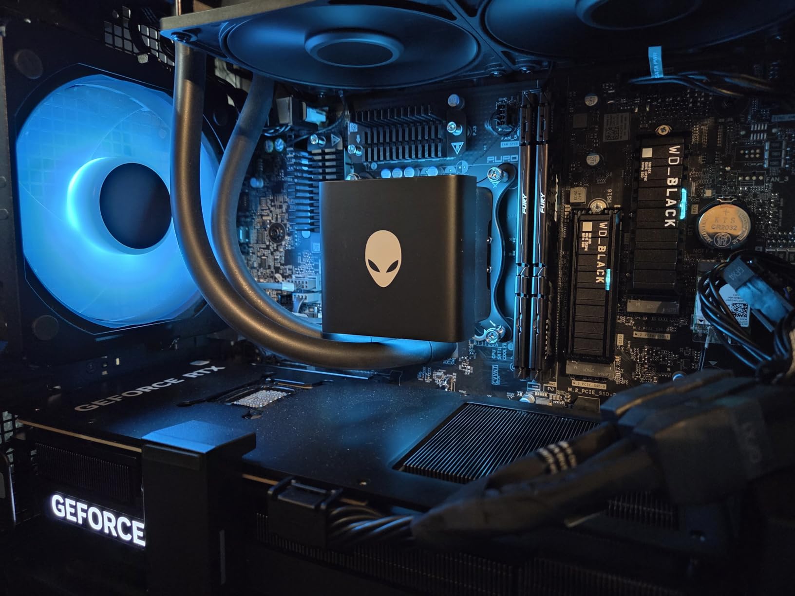 Alienware Aurora Gaming Desktop ACT1250 - Intel Core Ultra 9 285 Processor, Liquid Cooled, NVIDIA GeForce RTX 5080, 32GB DDR5 RAM, 1TB SSD, 1000W Platinum Rated PSU, Windows 11 Home - Clear Panel customer photo 1