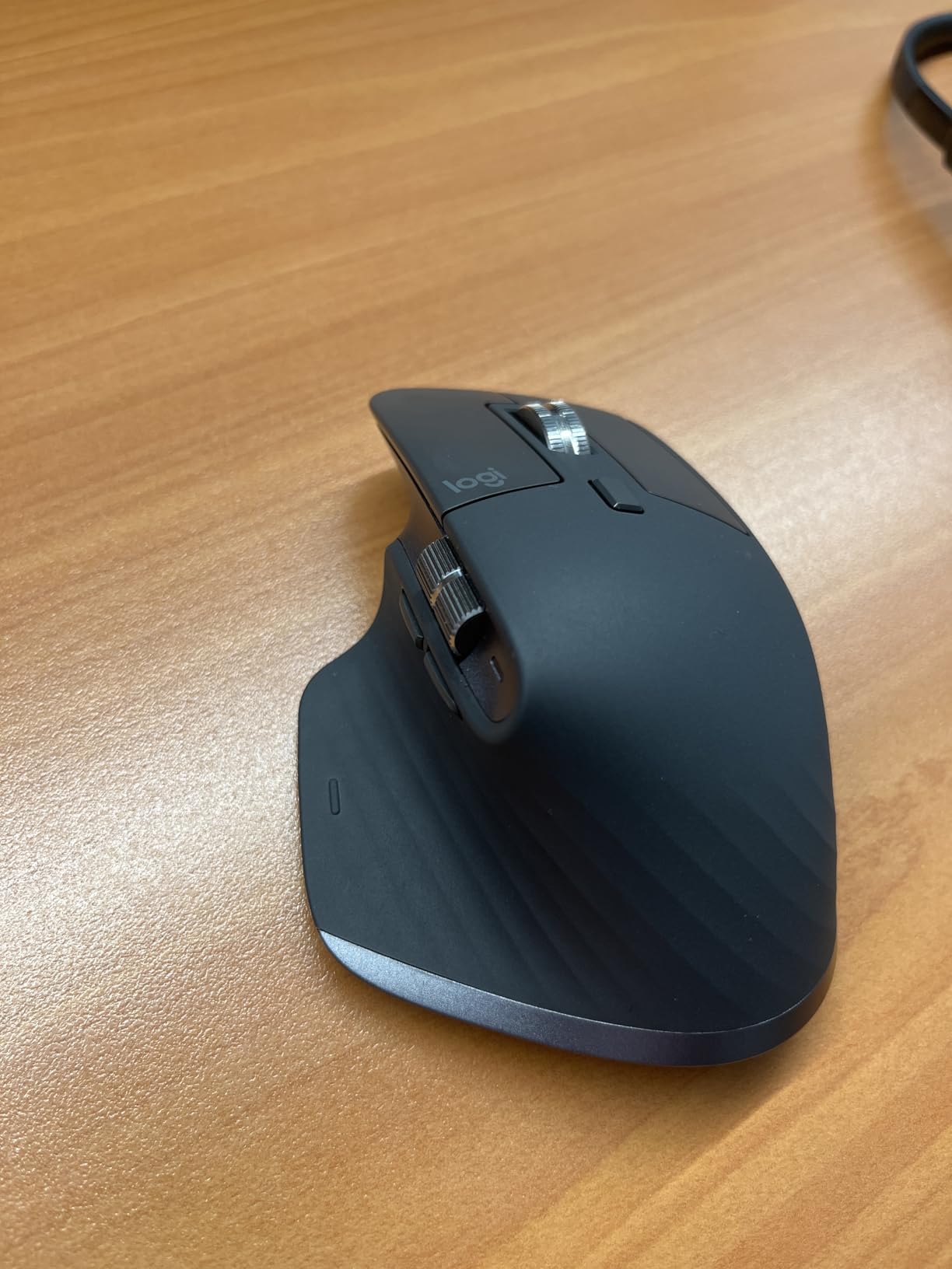 Logitech MX Master 3S Bluetooth Edition Wireless Mouse - Ultra-Fast Scrolling, Ergo, 8K DPI, Track on Glass, Quiet Clicks, Works with Apple Mac, Windows PC, Linux, Chrome - Graphite customer photo 2