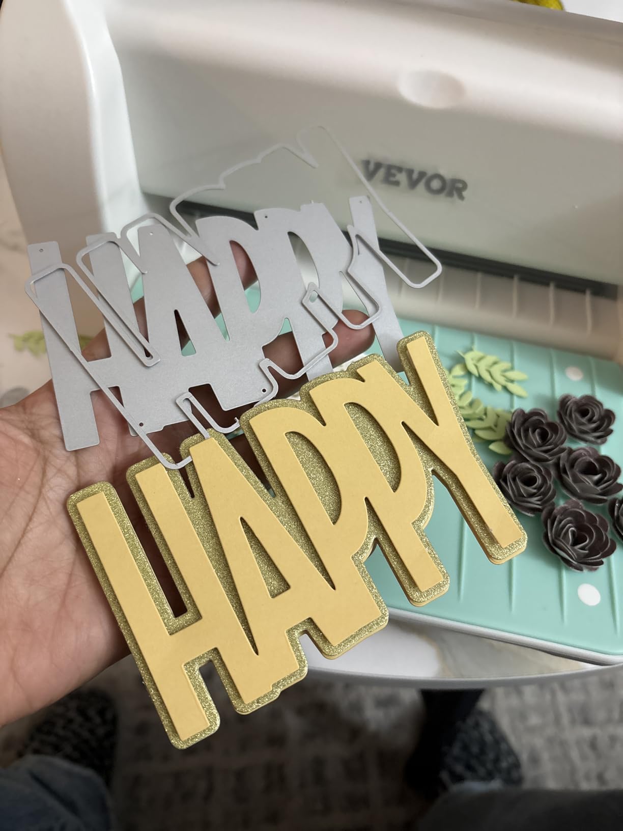 VEVOR Die Cutting and Embossing Machine, 9-Inch (A4) Opening Size, Manual Scrapbooking Machine Starter Kit customer photo 2