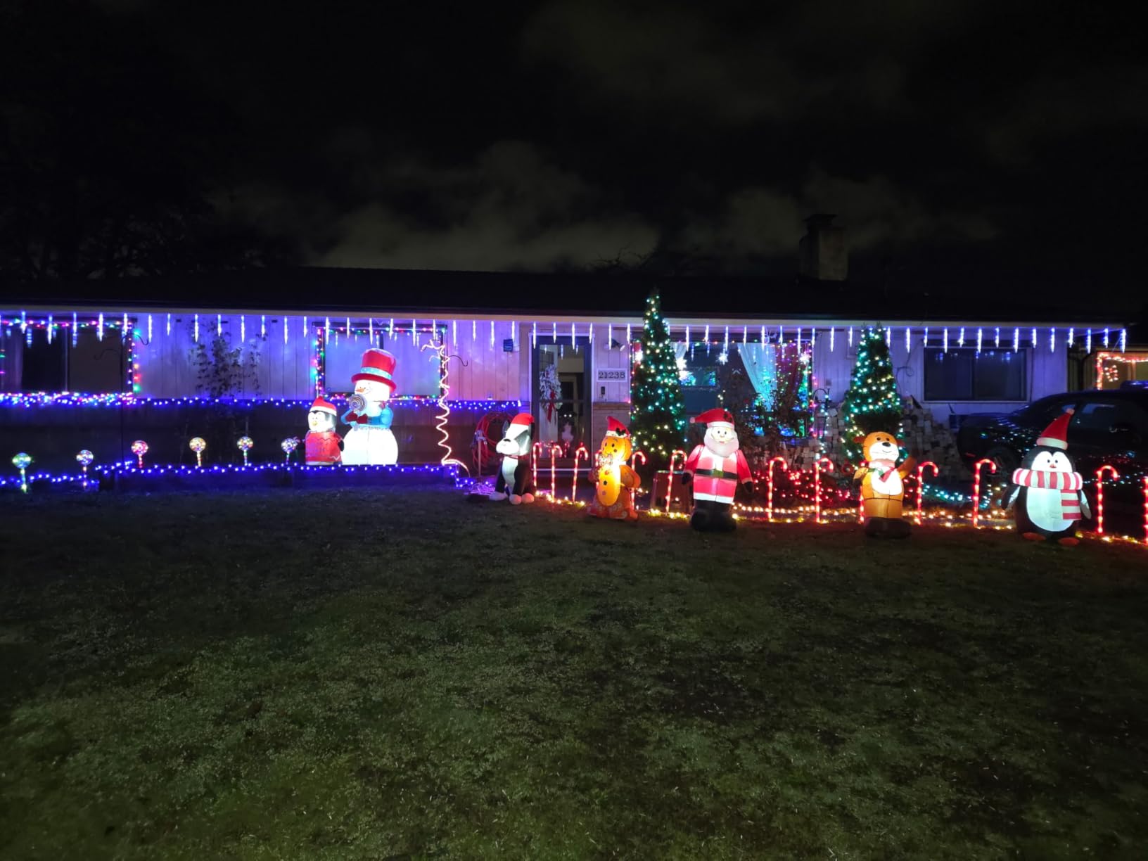 4.5FT Christmas Inflatable Outdoor Decoration Santa on Duck Inflatable Christmas Decoration Cute Blow Up Duck Santa Claus Inflatable with LED Lights for Yard Garden Lawn Xtmas Party Decor customer photo 2