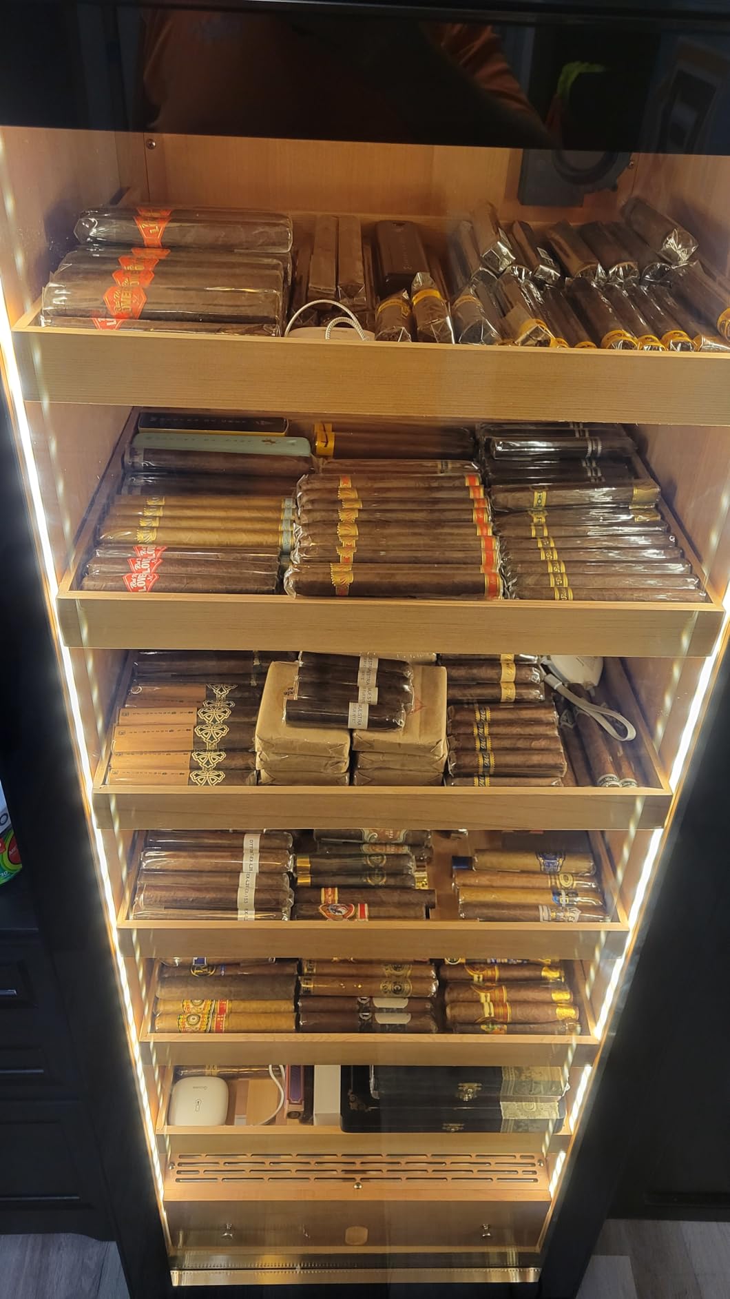 RACHING 380L Electric Cigar Humidors Temperature & Humidity Control System, Cooling & Aging Humidor Cabinet with Cedar Wood Shelves & Hygrometer, for Men (7 Cedar Trays 2000 Capacity) customer photo 1