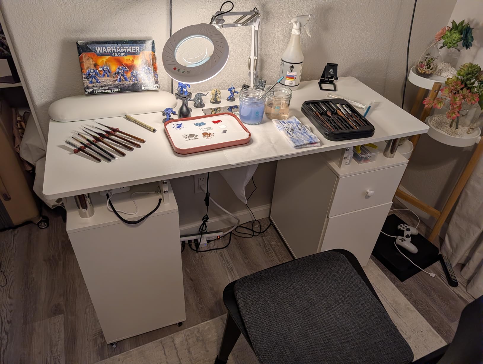 Manicure Table Nail Desk for Nail Tech, Acetone Resistant Beauty Salon Station with Dust Collector, Wrist Pad, Lockable Wheels, Drawer & Cabinet, White customer photo 2